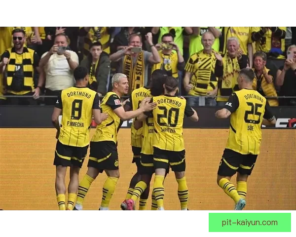 多特蒙德攻防平衡再显威力，稳稳领先积分榜名次表现亮眼